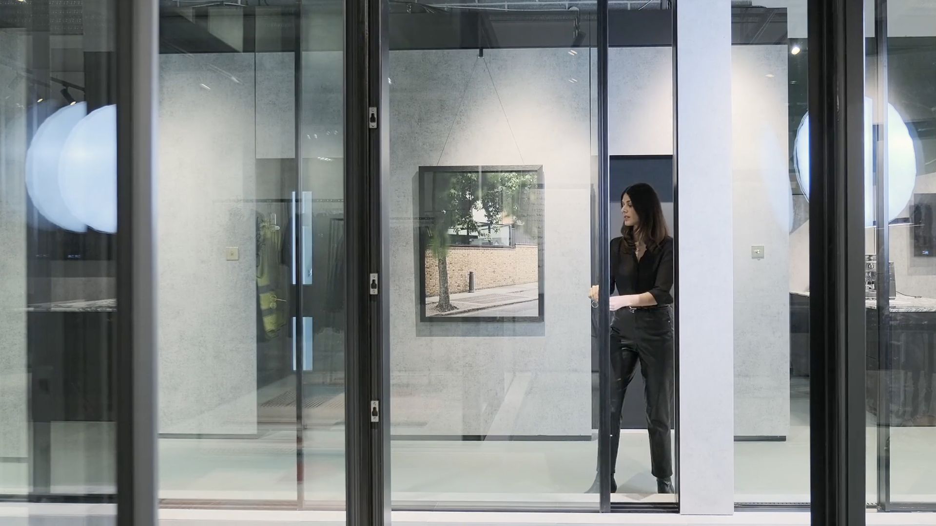Fluid Glass Showroom